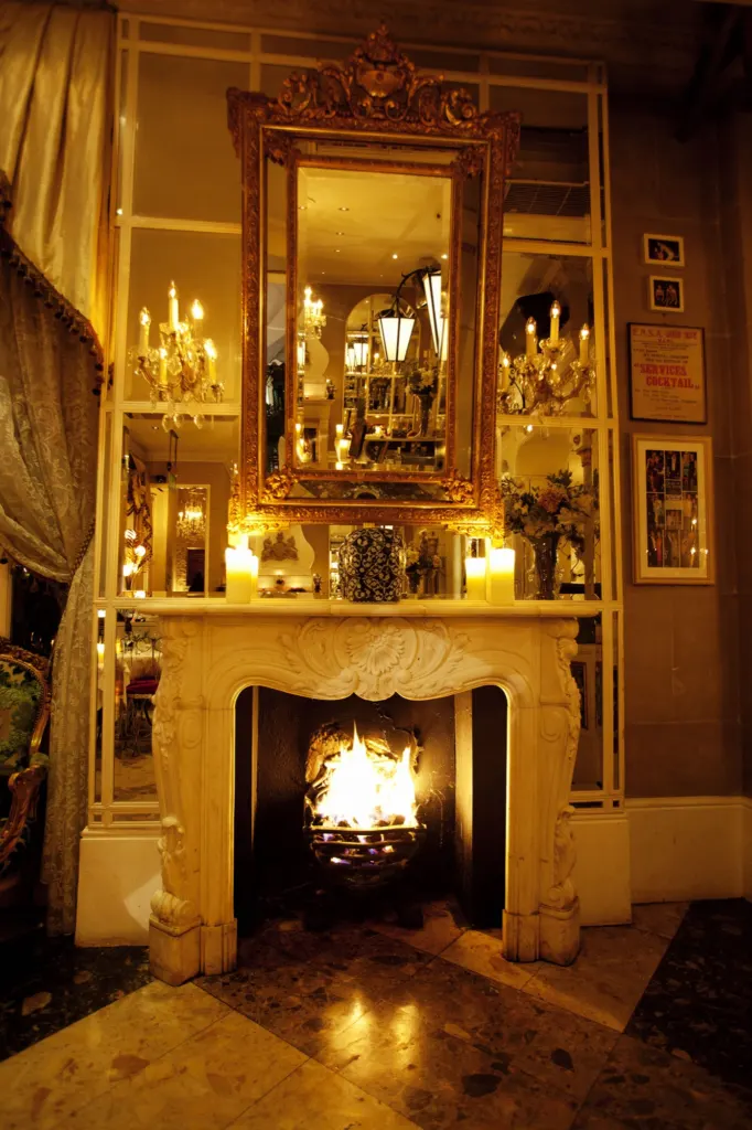 Beach Blanket Babylon — commercial and interiors photograph in London, UK, frame 43 of 44.